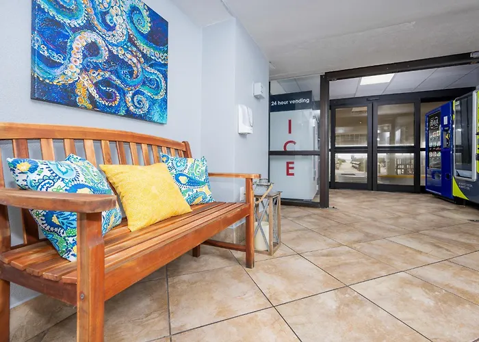 Apartment Island Winds East 207 *