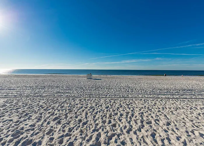 Apartment Island Winds East 207